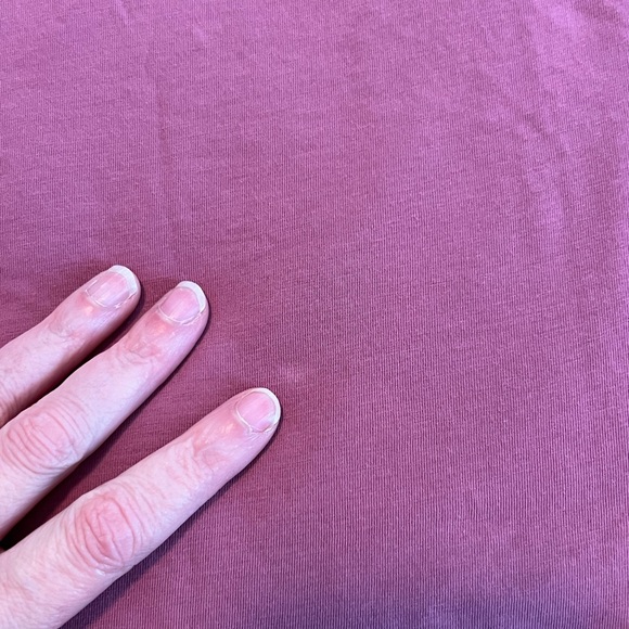 4 LULULEMON short sleeve tees - Picture 6 of 6